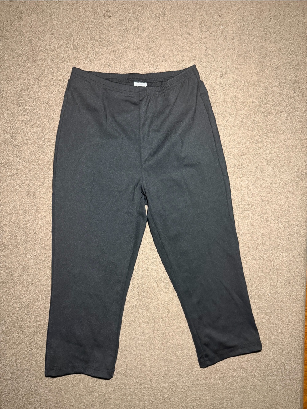 Women’s black capri leggings